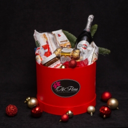 Cutie Rosie cu Asti Martini, Chec Firentze, Nutella, Ferrero Rocher, Mos Craciun de ciocolata, Mos Craciun Kinder photo