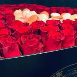 Cutie Inima Trandafiri si Macarons alt vedere product 6