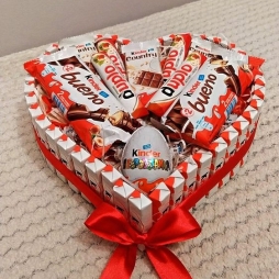 Cadou Romantic - Inima cu Dulciuri Kinder photo