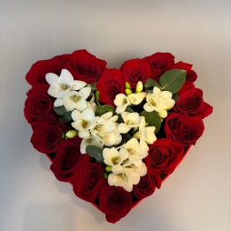 Inima din Trandafiri si Frezii alt vedere product 3