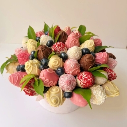 Aranjament cu Căpșuni &icirc;n Ciocolată și Afine alt vedere product 2